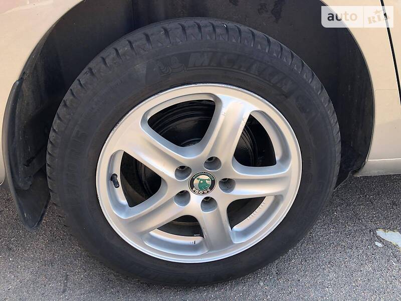 Лифтбек Skoda Rapid 2013 в Житомире фото 20 Лифтбек Skoda Rapid 2013 в Житомире