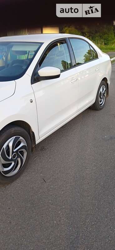 Хэтчбек Skoda Rapid 2013 в Барышевке