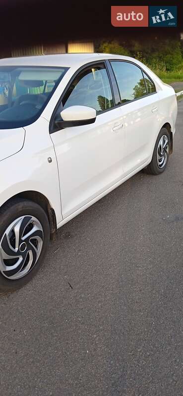 Skoda Rapid 2013