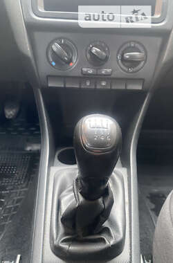 Лифтбек Skoda Rapid 2013 в 