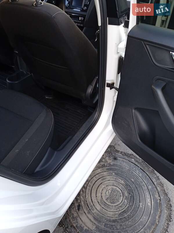 Лифтбек Skoda Rapid 2016 в Полтаве фото 14 Лифтбек Skoda Rapid 2016 в Полтаве