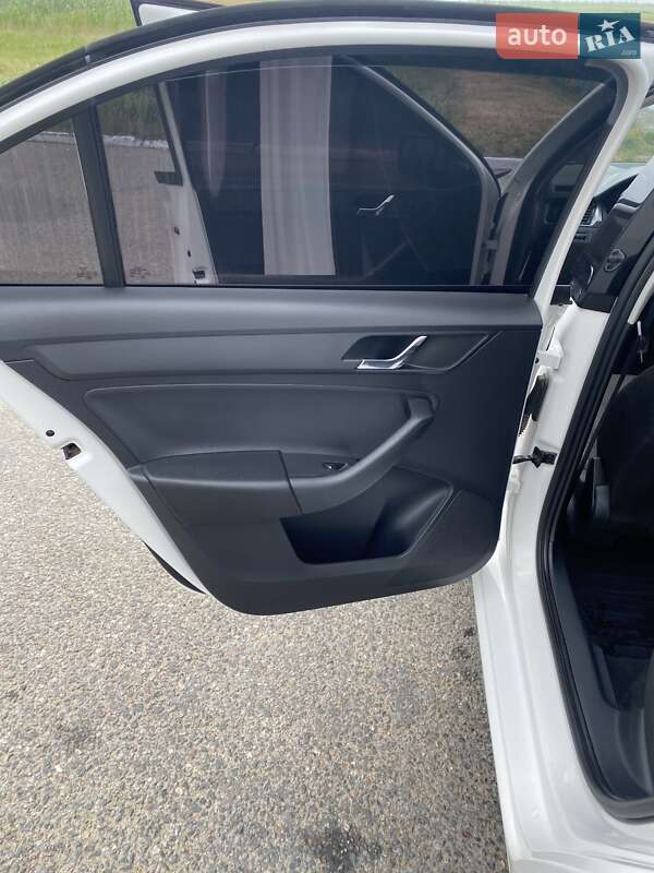 Ліфтбек Skoda Rapid 2013 в Татарбунарах