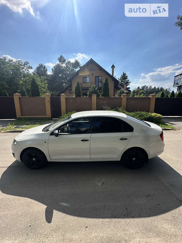 Лифтбек Skoda Rapid 2014 в Киеве