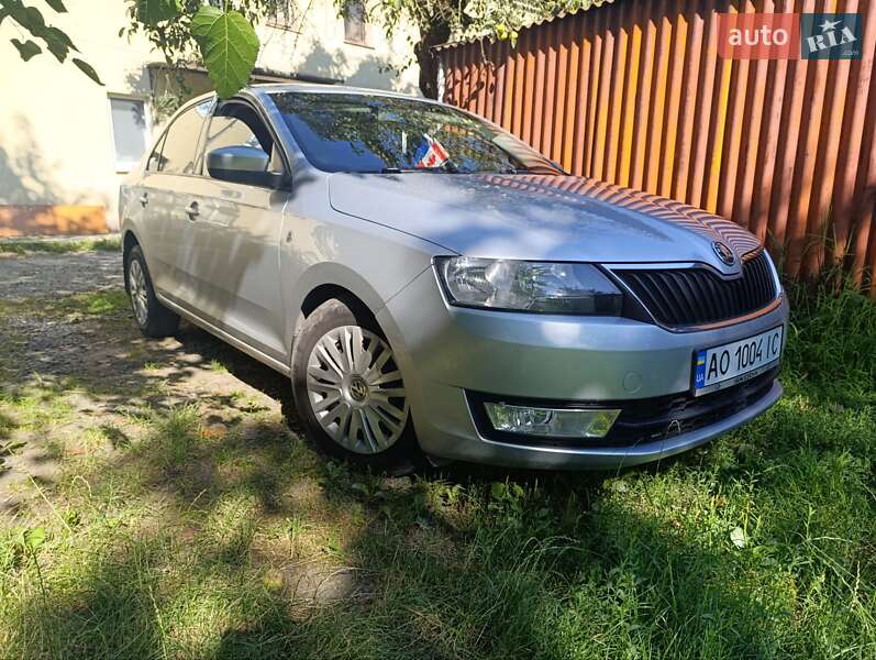 Хетчбек Skoda Rapid 2013 в Ужгороді