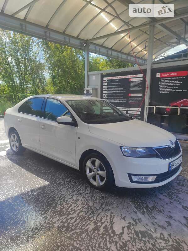 Лифтбек Skoda Rapid 2015 в Ровно