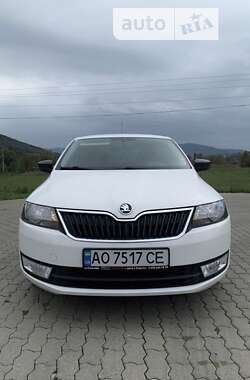 Хэтчбек Skoda Rapid 2015 в Сваляве