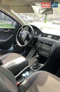 Лифтбек Skoda Rapid 2013 в 