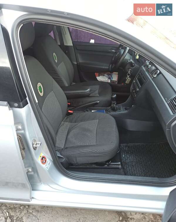 Лифтбек Skoda Rapid 2013 в Киеве