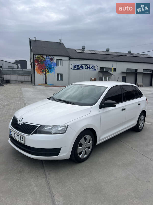 Хэтчбек Skoda Rapid 2015 в 