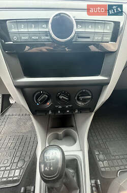 Хэтчбек Skoda Rapid 2015 в 