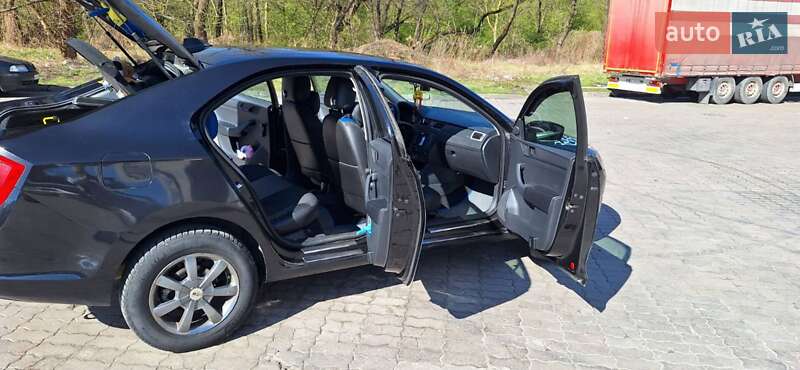 Лифтбек Skoda Rapid 2013 в Львове