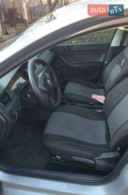 Хэтчбек Skoda Rapid 2013 в 