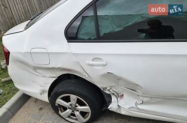 Лифтбек Skoda Rapid 2012 в 