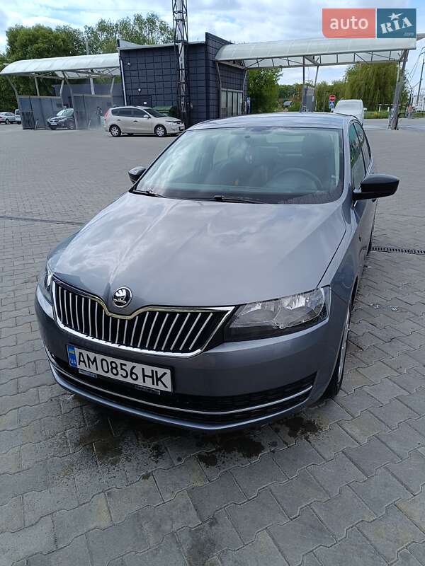 Хэтчбек Skoda Rapid 2013 в 