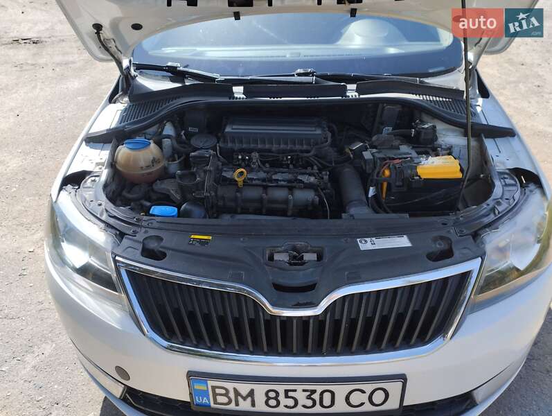 Лифтбек Skoda Rapid 2015 в Ромнах