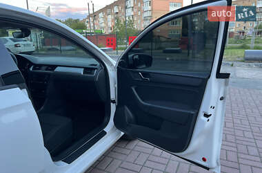 Лифтбек Skoda Rapid 2015 в 