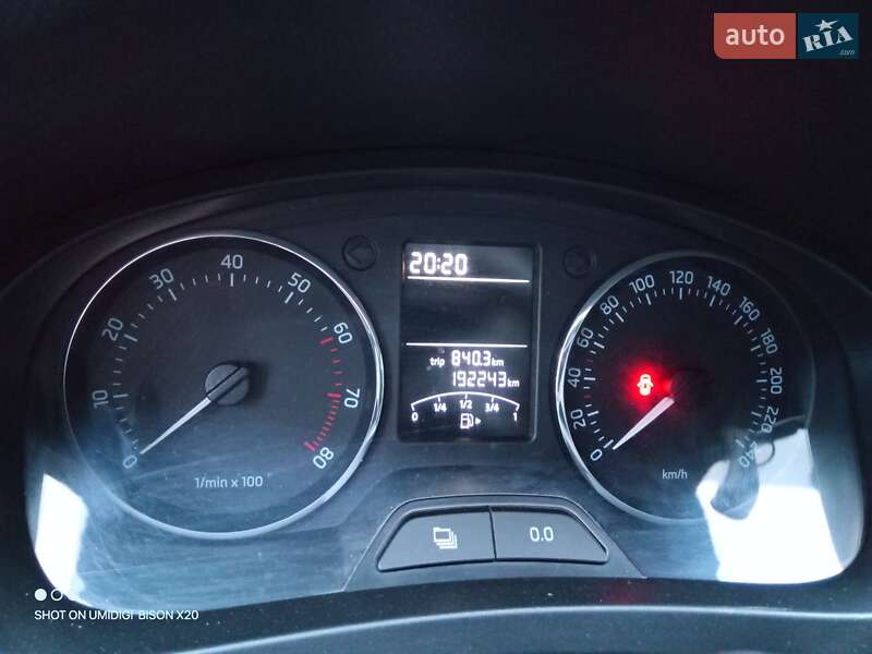 Ліфтбек Skoda Rapid 2013 в Києві фото 8 Ліфтбек Skoda Rapid 2013 в Києві