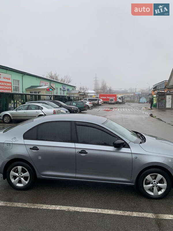 Лифтбек Skoda Rapid 2013 в Чернигове