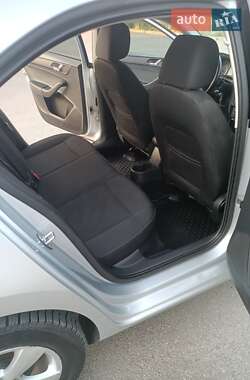 Лифтбек Skoda Rapid 2013 в 