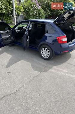 Хэтчбек Skoda Rapid 2015 в 