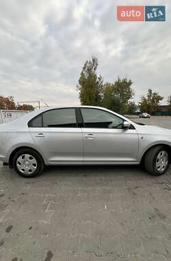 Лифтбек Skoda Rapid 2013 в 