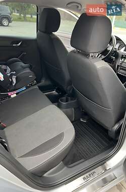 Лифтбек Skoda Rapid 2013 в 