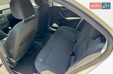 Лифтбек Skoda Rapid 2013 в 