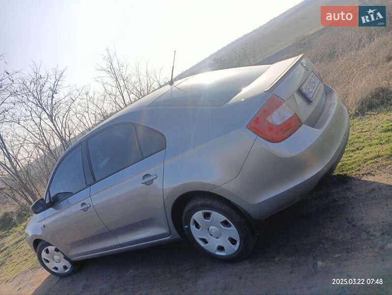 Лифтбек Skoda Rapid 2013 в Кривом Роге