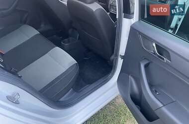 Лифтбек Skoda Rapid 2013 в 
