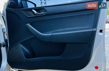 Лифтбек Skoda Rapid 2013 в 
