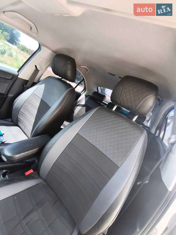 Лифтбек Skoda Rapid 2013 в Каменском