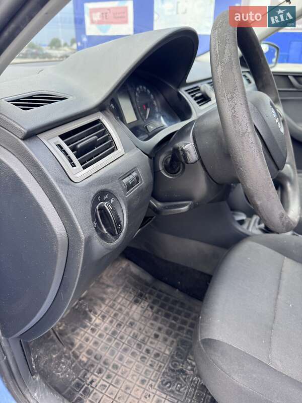 Лифтбек Skoda Rapid 2013 в Киеве фото 12 Лифтбек Skoda Rapid 2013 в Киеве