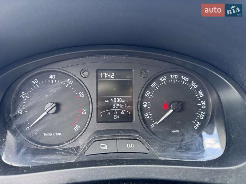 Лифтбек Skoda Rapid 2013 в Киеве фото 14 Лифтбек Skoda Rapid 2013 в Киеве