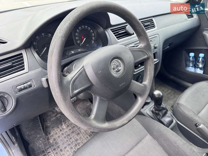 Лифтбек Skoda Rapid 2013 в Киеве фото 13 Лифтбек Skoda Rapid 2013 в Киеве