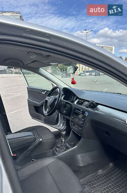Лифтбек Skoda Rapid 2015 в 