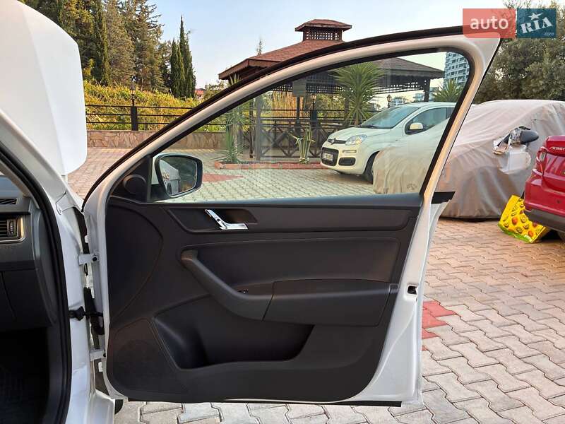 Лифтбек Skoda Rapid 2013 в Хусте