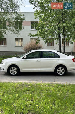 Лифтбек Skoda Rapid 2013 в 