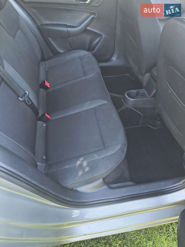 Хетчбек Skoda Rapid 2013 в Києві фото 12 Хетчбек Skoda Rapid 2013 в Києві