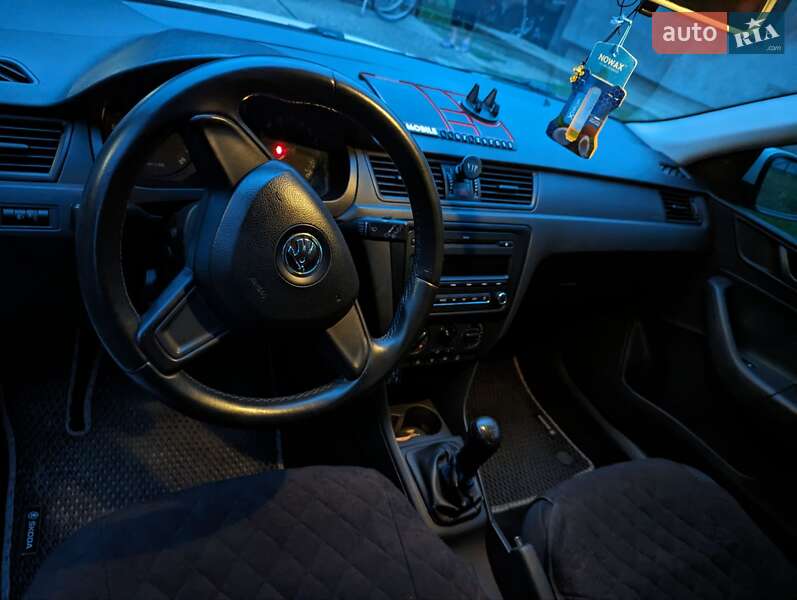 Лифтбек Skoda Rapid 2013 в Тячеве