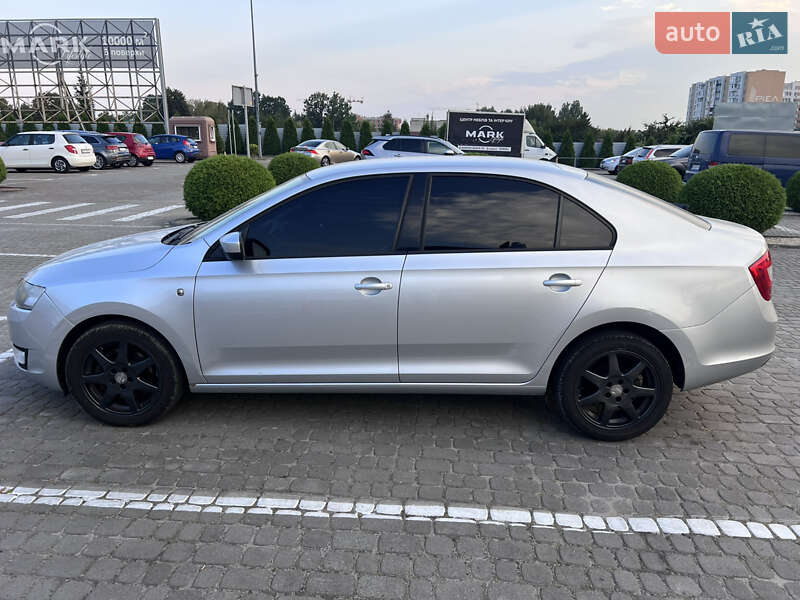 Лифтбек Skoda Rapid 2012 в Львове