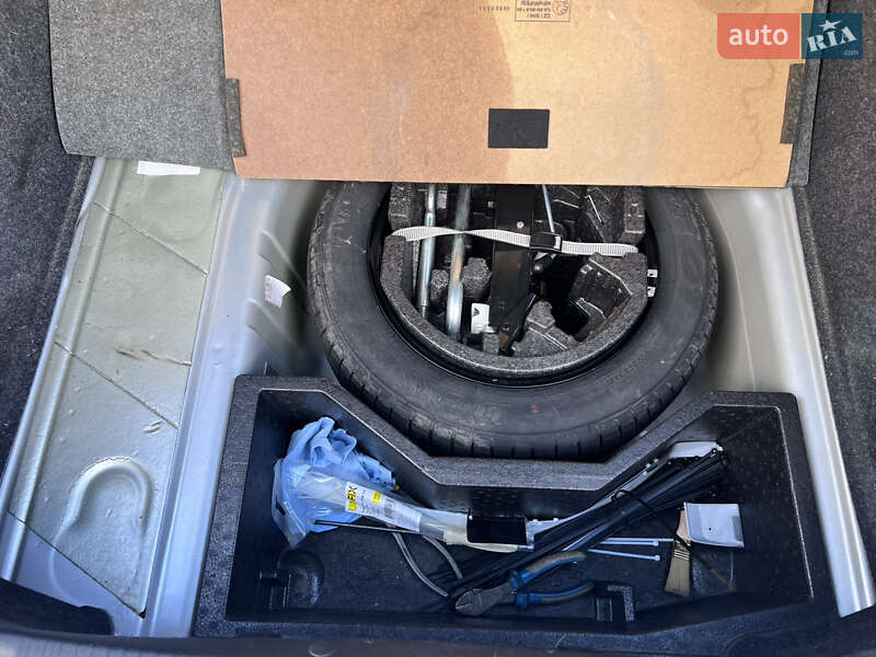 Лифтбек Skoda Rapid 2012 в Львове