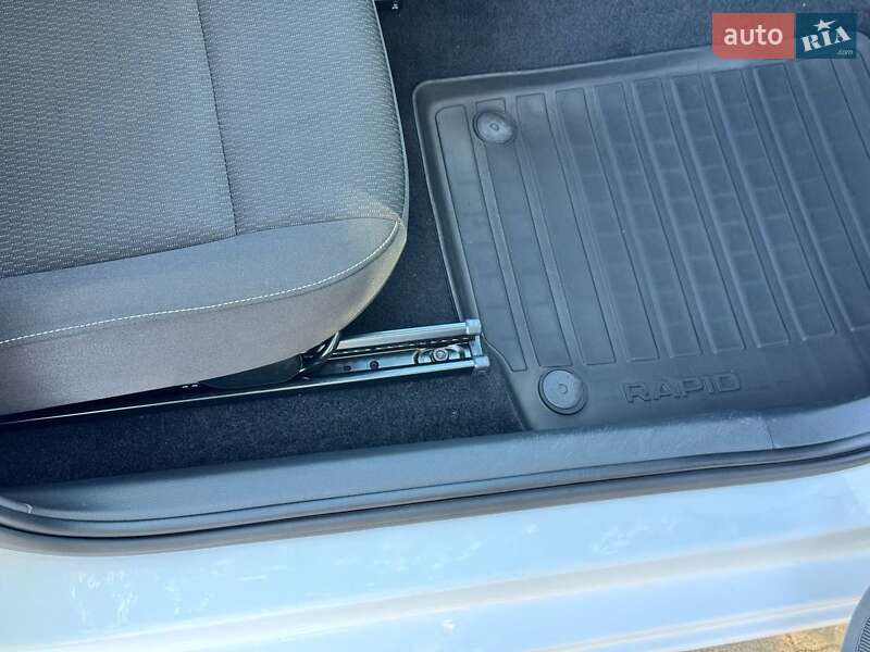 Лифтбек Skoda Rapid 2013 в Днепре
