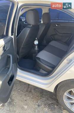 Лифтбек Skoda Rapid 2013 в 