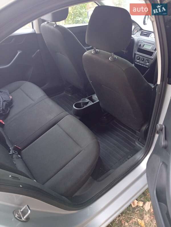 Лифтбек Skoda Rapid 2013 в Чернигове фото 4 Лифтбек Skoda Rapid 2013 в Чернигове
