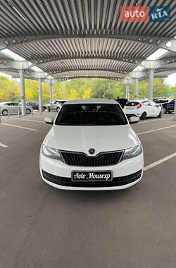 Лифтбек Skoda Rapid 2015 в 