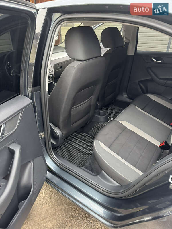 Ліфтбек Skoda Rapid 2017 в Києві фото 24 Ліфтбек Skoda Rapid 2017 в Києві