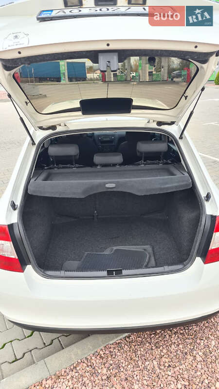 Хэтчбек Skoda Rapid 2014 в Тячеве фото 8 Хэтчбек Skoda Rapid 2014 в Тячеве