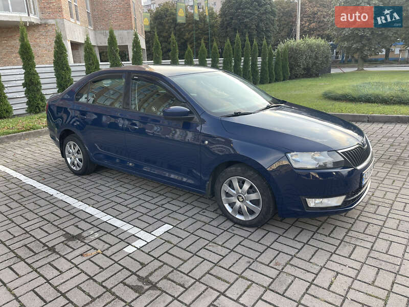 Ліфтбек Skoda Rapid 2015 в  фото Ліфтбек Skoda Rapid 2015 в