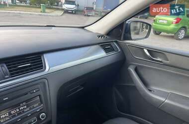 Ліфтбек Skoda Rapid 2015 в  фото 16 Ліфтбек Skoda Rapid 2015 в