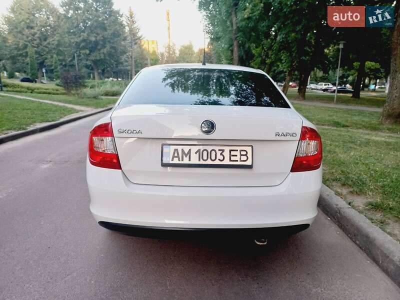 Лифтбек Skoda Rapid 2015 в Житомире
